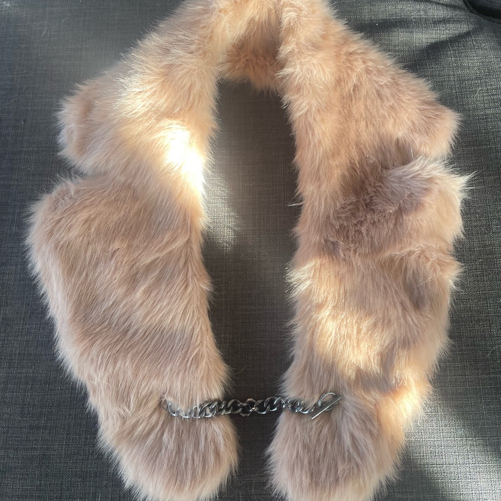 H&M Faux Fur Scarf with Chain Detail in Tan